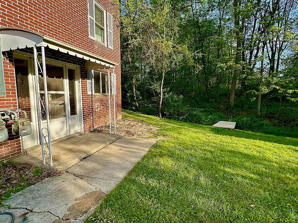 88 Ruel Ave Apt 6 - Front Entrance