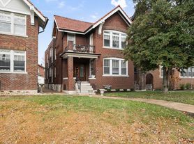 6165 Waterman Blvd, Saint Louis, MO