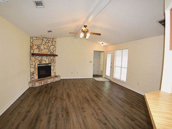 4th image of 155 Meadowbrook Ct