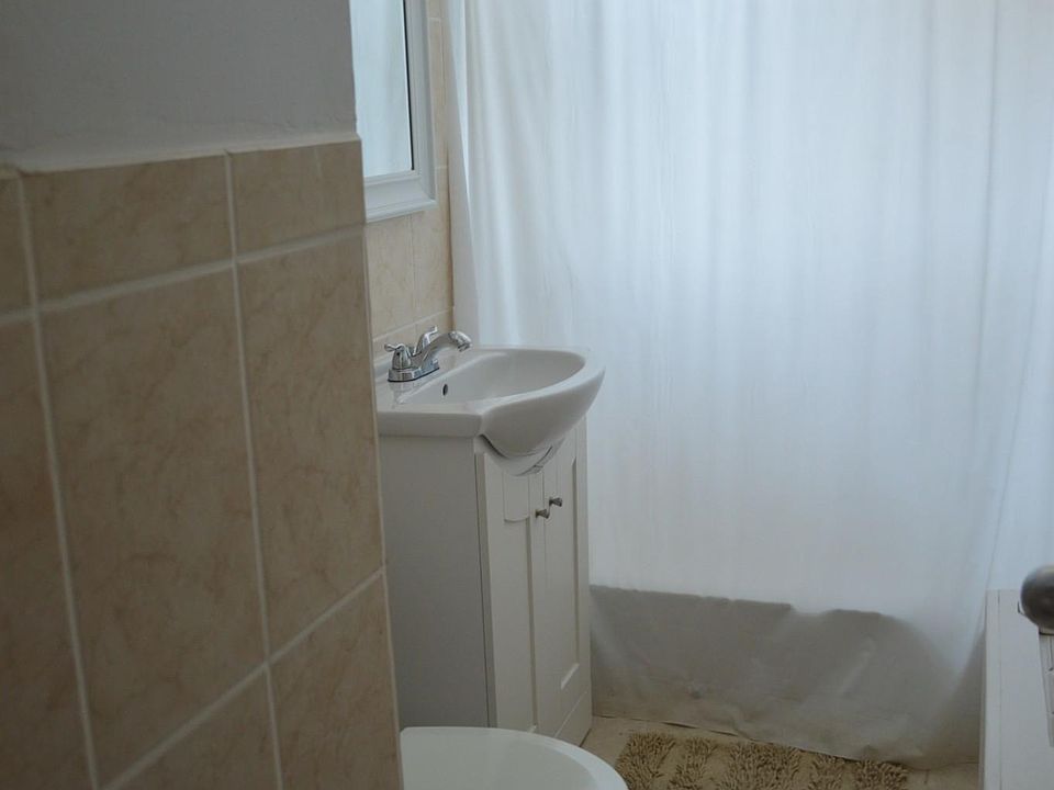 2nd image of 2005 Commonwealth Ave #4
