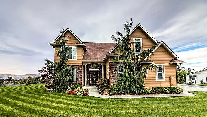 708 Judy Ln photo 1