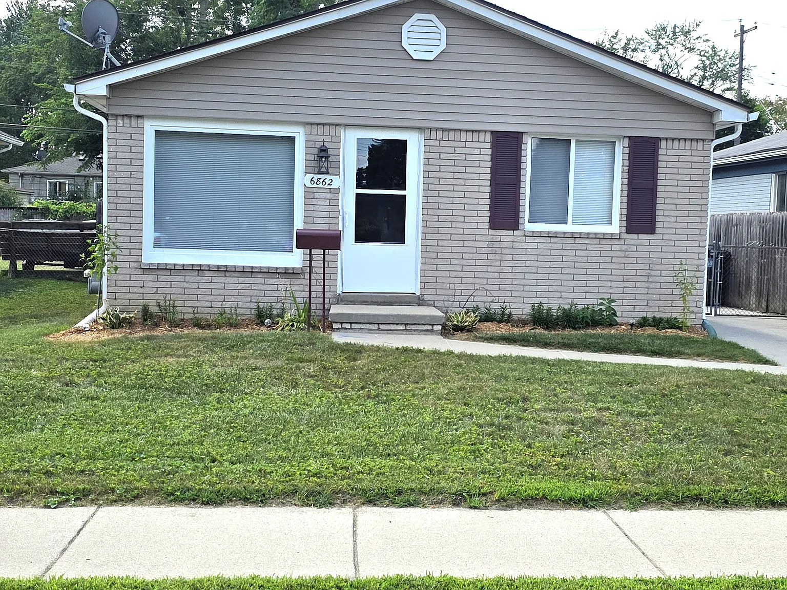 3 bed, 1008 sqft, $1,495 — Photo 1