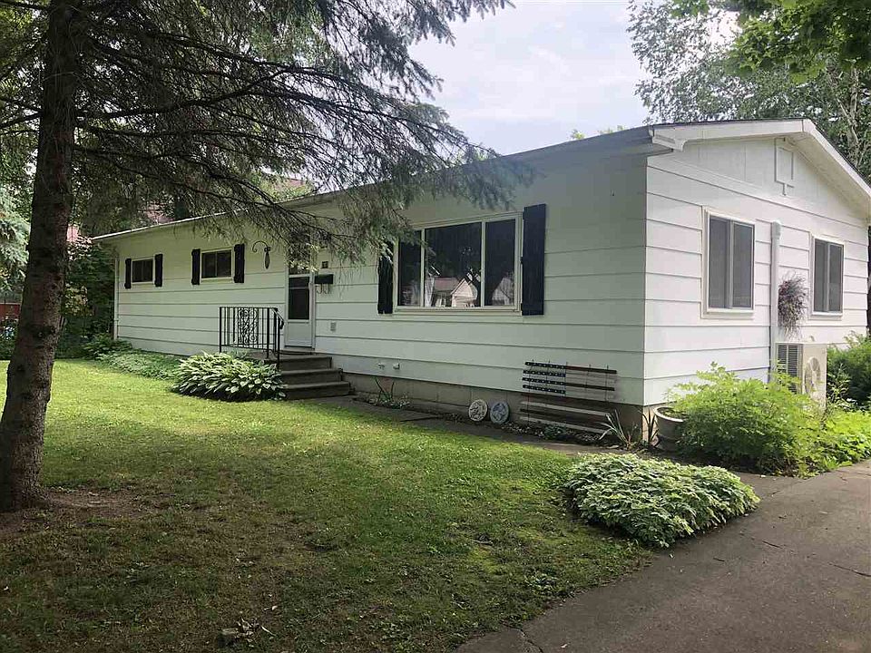 1st image of 107 Oak St