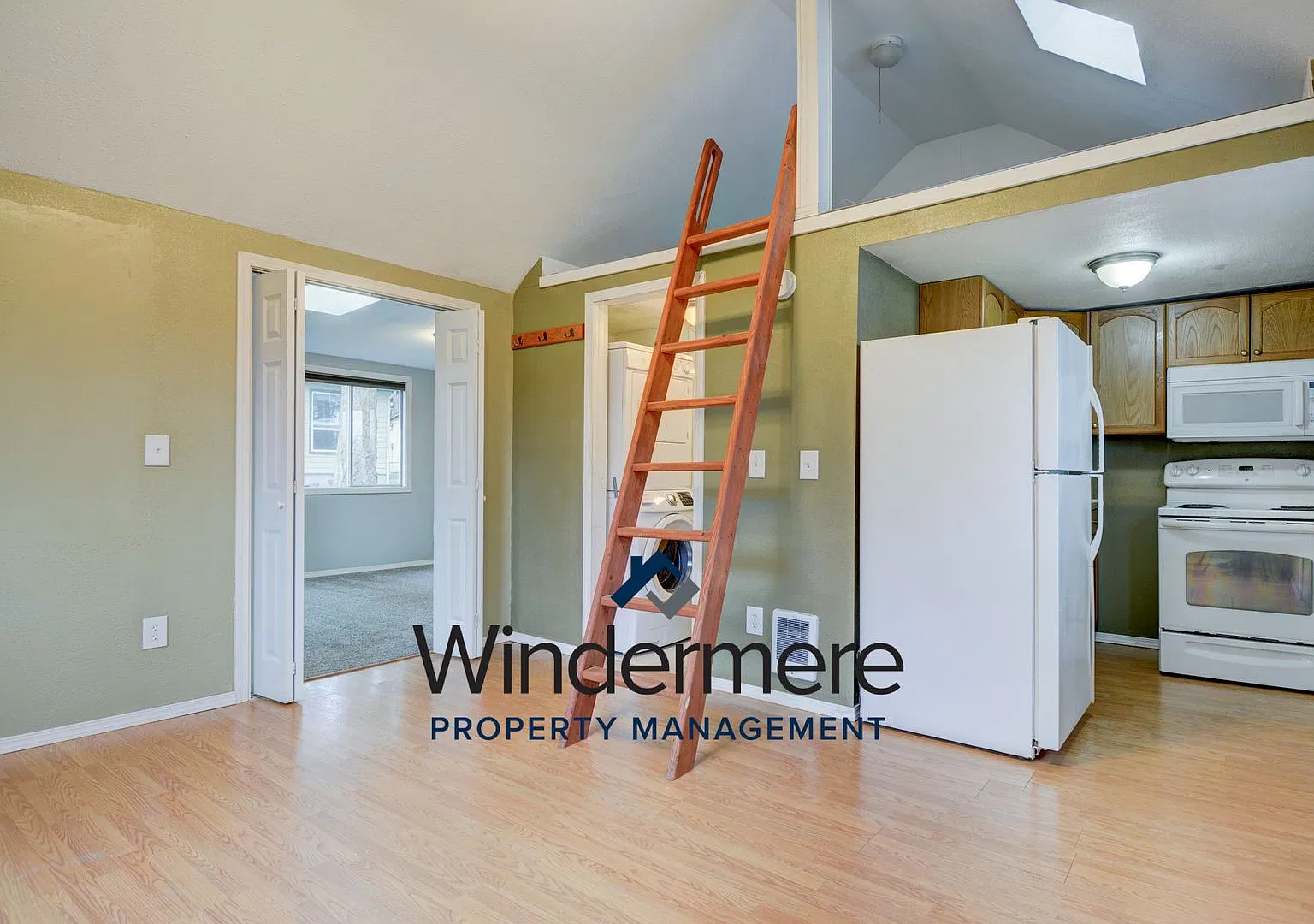 1 Bed 1 Bath House in Rolling Hills — Photo 4