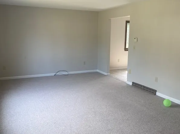 48-50 Munsing Ave #48, Ludlow, MA 01056