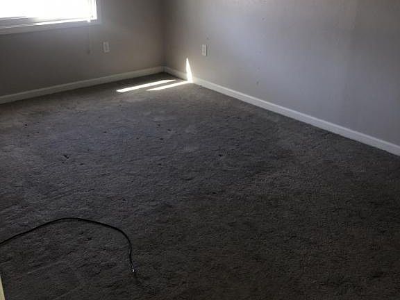 5th image of 2617 W B St
