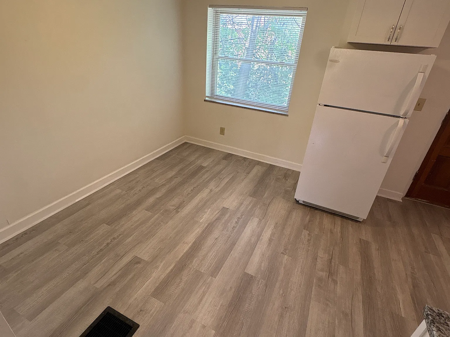 2 bed, 1050 sqft, $1,495 — Photo 4