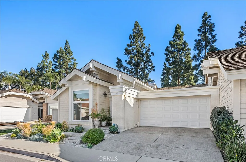 Building Photo - 41 Hillgrass