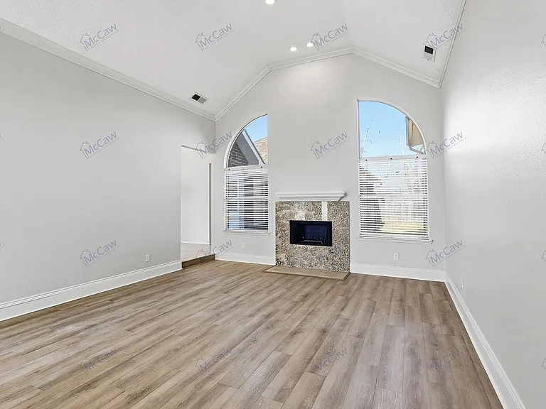 2314 Stillwater Dr — Photo 5