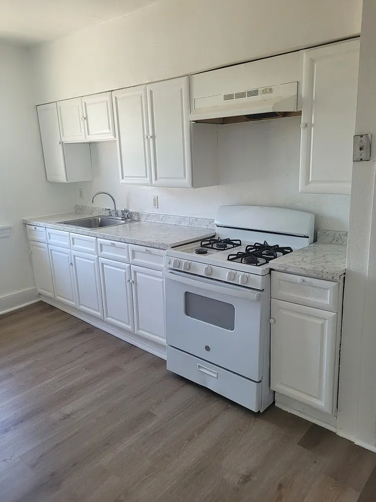 2318 Woodstock Ave — Photo 1