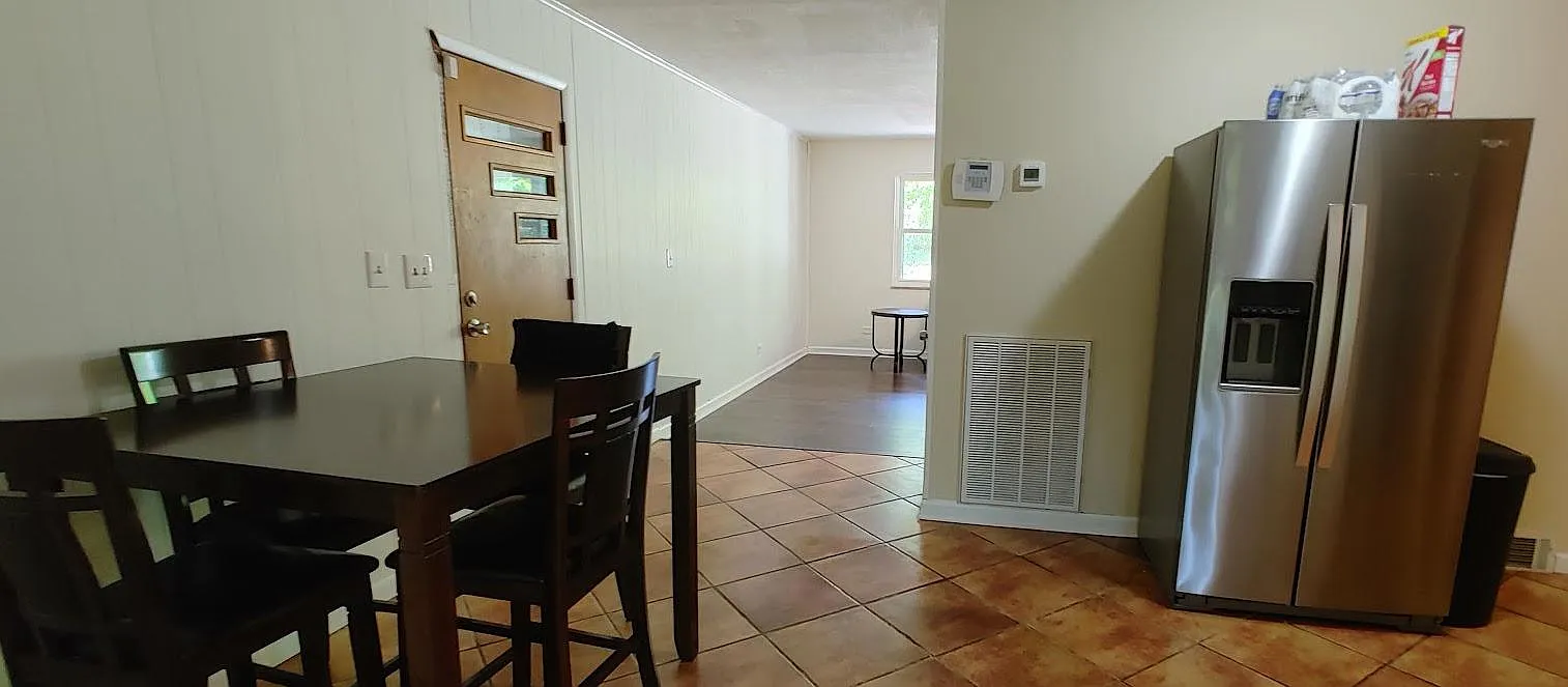 4 bed, 2647 sqft, $760 — Photo 4
