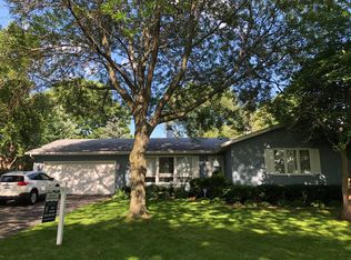 129 Coach House Dr, Madison, WI 53714