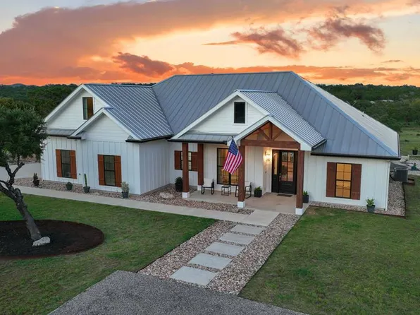 519 E River Oaks Rd, Blanco, TX 78606