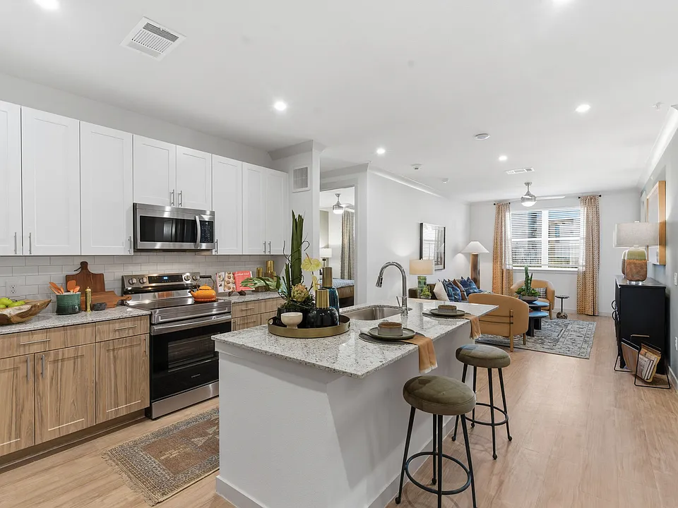 The Breckyn apartments community photo
