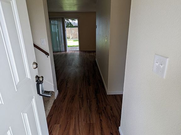 3rd image of 7815 NE 117th Ave #7901-2