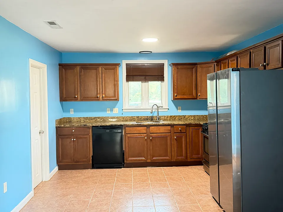 18 Edinboro Ave