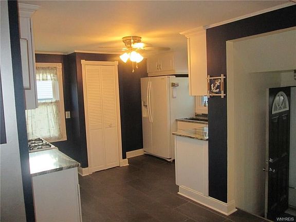 5th image of 108 Iroquois Ave