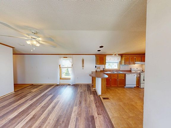4th image of 6 Mason St Lot 9