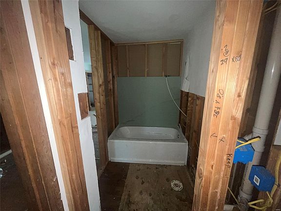 4th image of 9519 Corregidor Dr