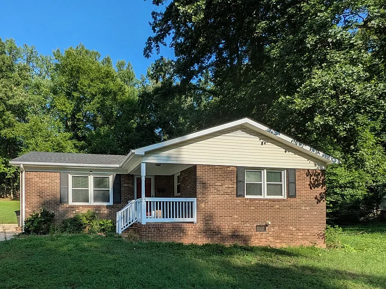 1755 Camden Rd — Photo 1