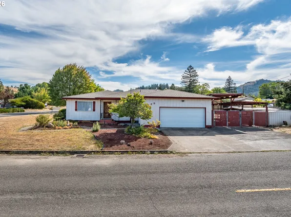 225 SE Stevenson Ave, Myrtle Creek, OR 97457