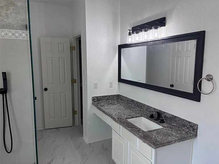 15402 Marlowe Grove Dr — Photo 8