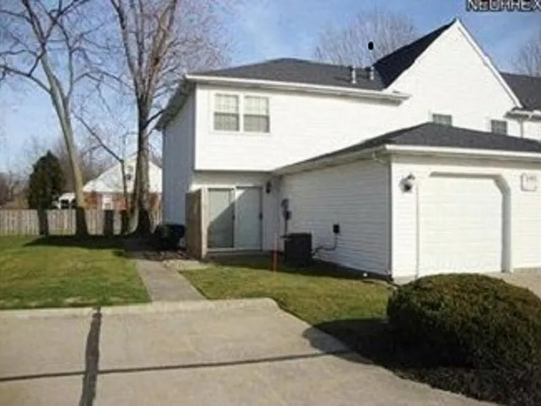 3145 Lost Nation Rd #A — Photo 2