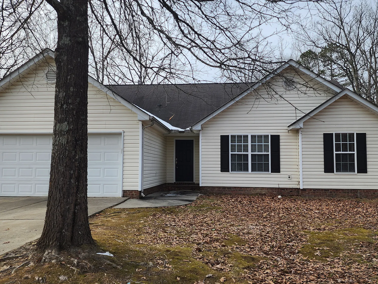 4 bed, 1438 sqft, $2,000 — Photo 1
