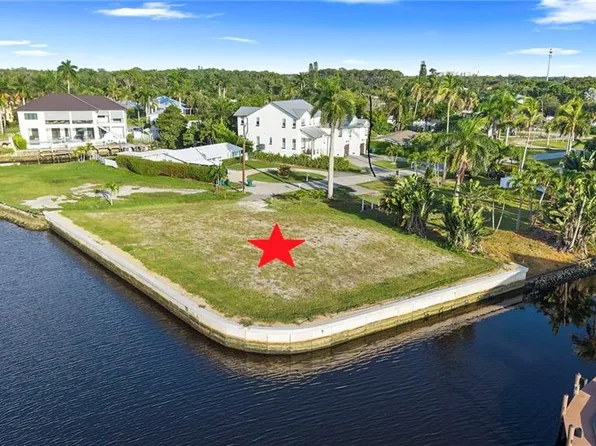 1100 Christopher CT, NAPLES, FL 34104