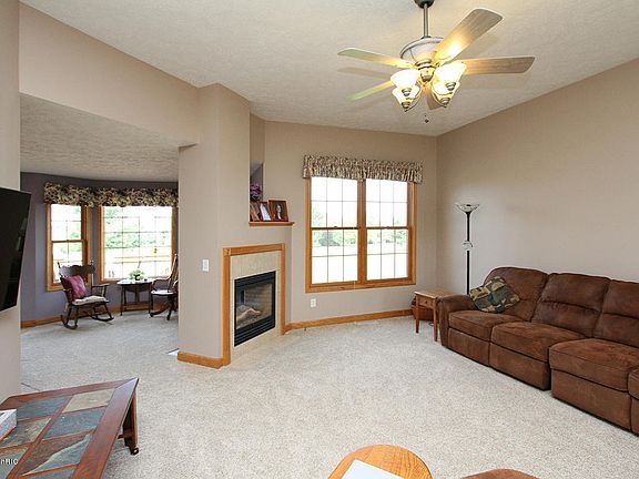 4th image of 25744 Trestle Creek Ave