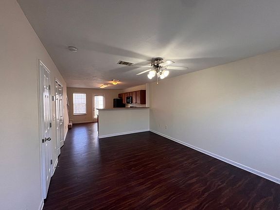 3rd image of 6021 Cullen Dr