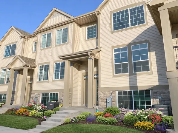 225 Regency Ct, Wauconda, IL