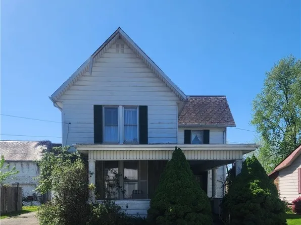 159 E Church St, Newcomerstown, OH 43832