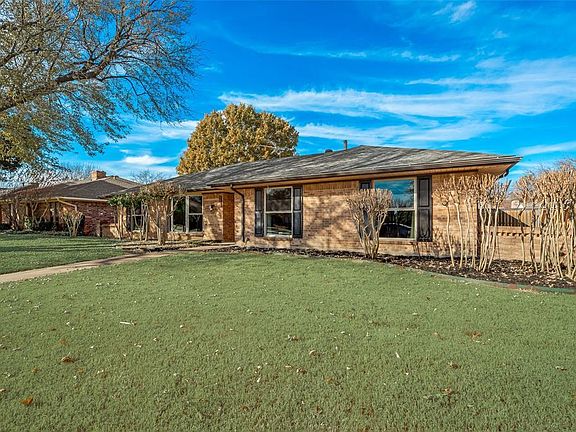 3rd image of 2109 Canyon Valley Trl