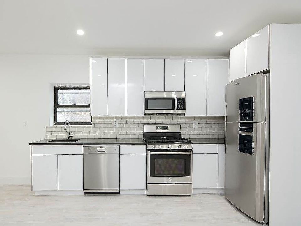 1st image of 224 Kosciuszko St #2D