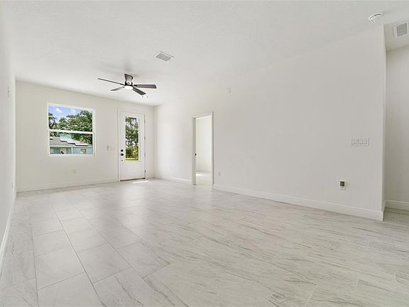 5th image of 2048 Dixie Ave