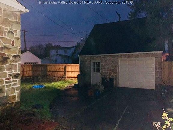 3rd image of 710 Jefferson St