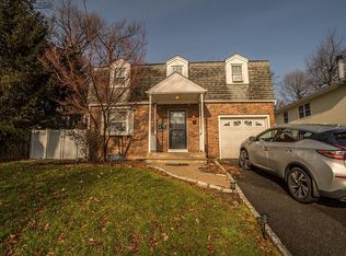 13 Louis St, Hackensack, NJ 07601