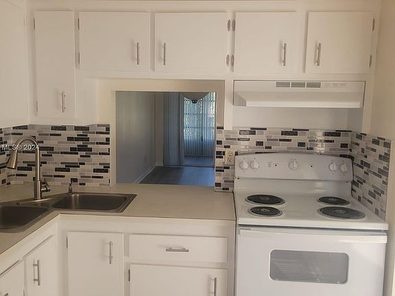 5th image of 5901 NW 61st Ave APT 303