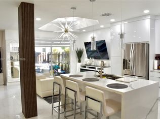 6763 NW 107th Pl, Doral, FL 33178