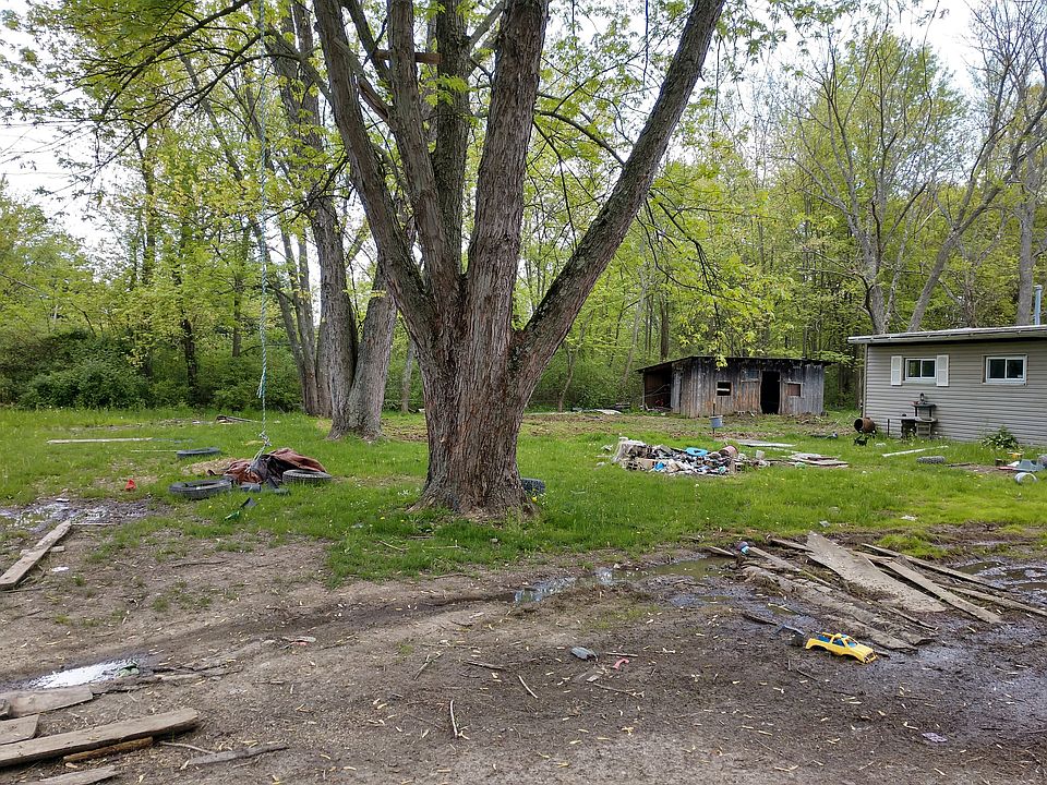 2nd image of 2080 S Newton Falls Rd
