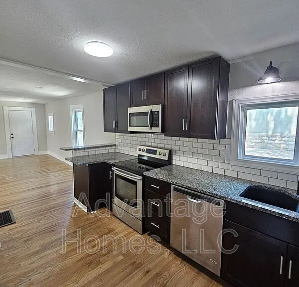 4619 Bell St — Photo 14