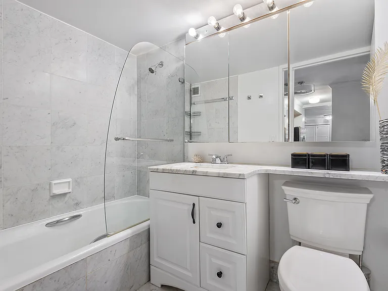 2 S End Ave #8L — Photo 5