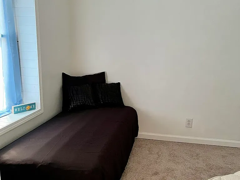 113 Laurel St — Photo 6