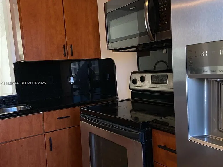 8740 N Sherman Cir #305 — Photo 5