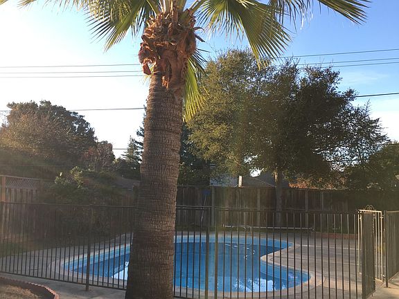 5th image of 10495 Creston Dr
