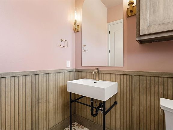 5th image of 8101 Amber Ridge Dr