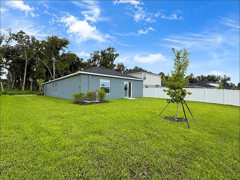 1537 NW 48th St — Photo 13