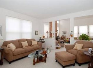 346 W Winding Trail Cir, Round Lake, IL 60073