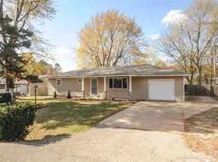 2810 S Oak Hill St, Siloam Springs, AR 72761